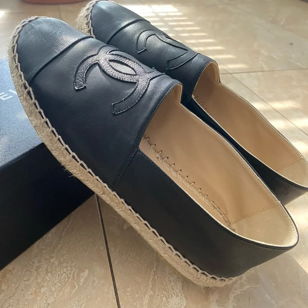 Like new Chanel Espadrilles - Picture 2 of 5